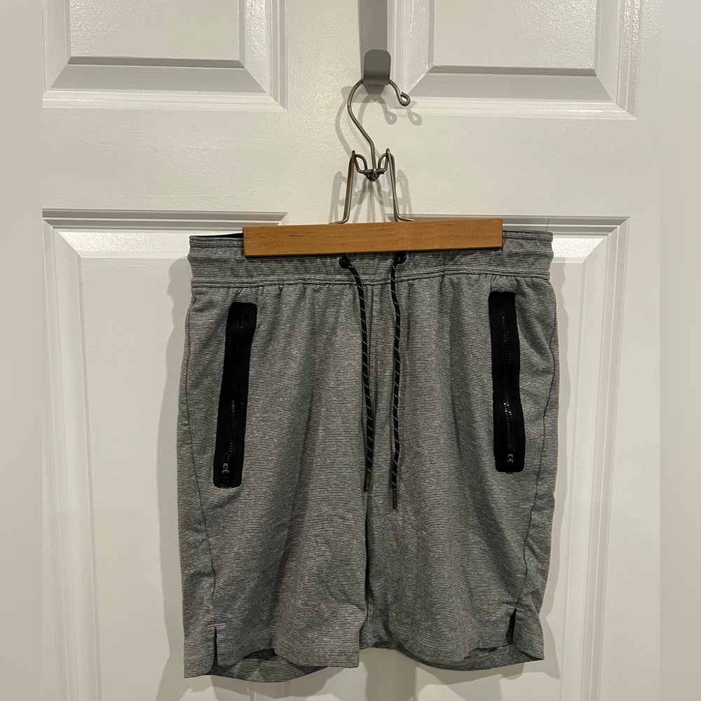 American Eagle Men’s Small Jogger Shorts Athletic Zip Pockets White and Grey